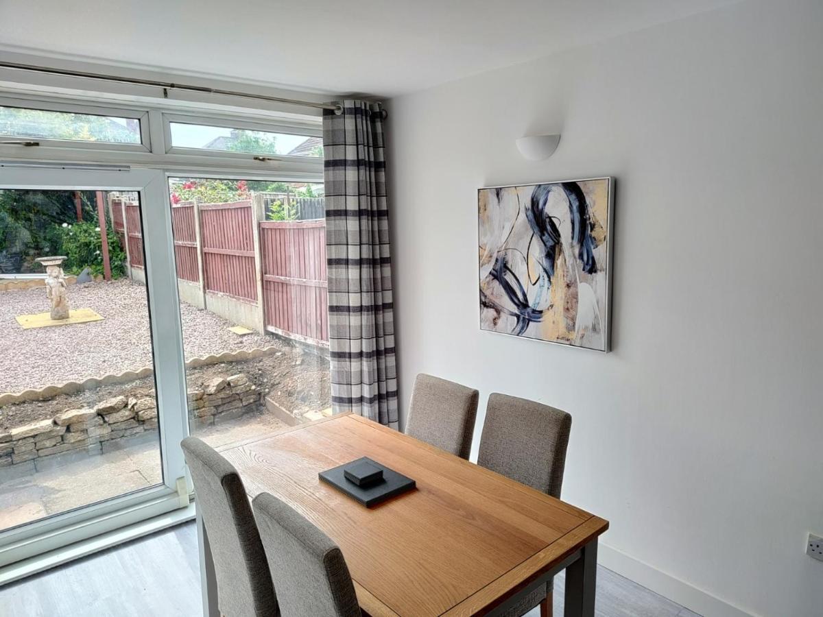 Wavertree Drive 3 Bed Contractor Home In Leicester Exterior photo